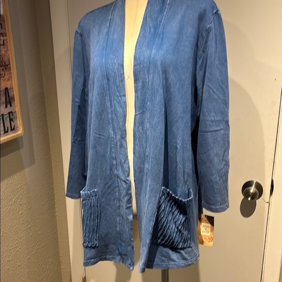 Blue Boxy 3/4 Sleeve  cardigan with Cuffed Neckline Jess and jane - Picture 2 of 16